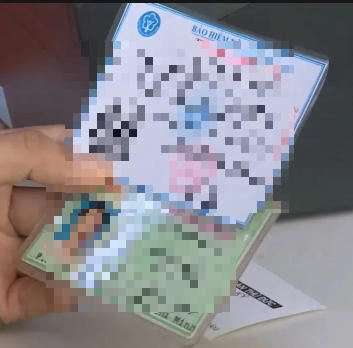 Giấy tờ ép plastic